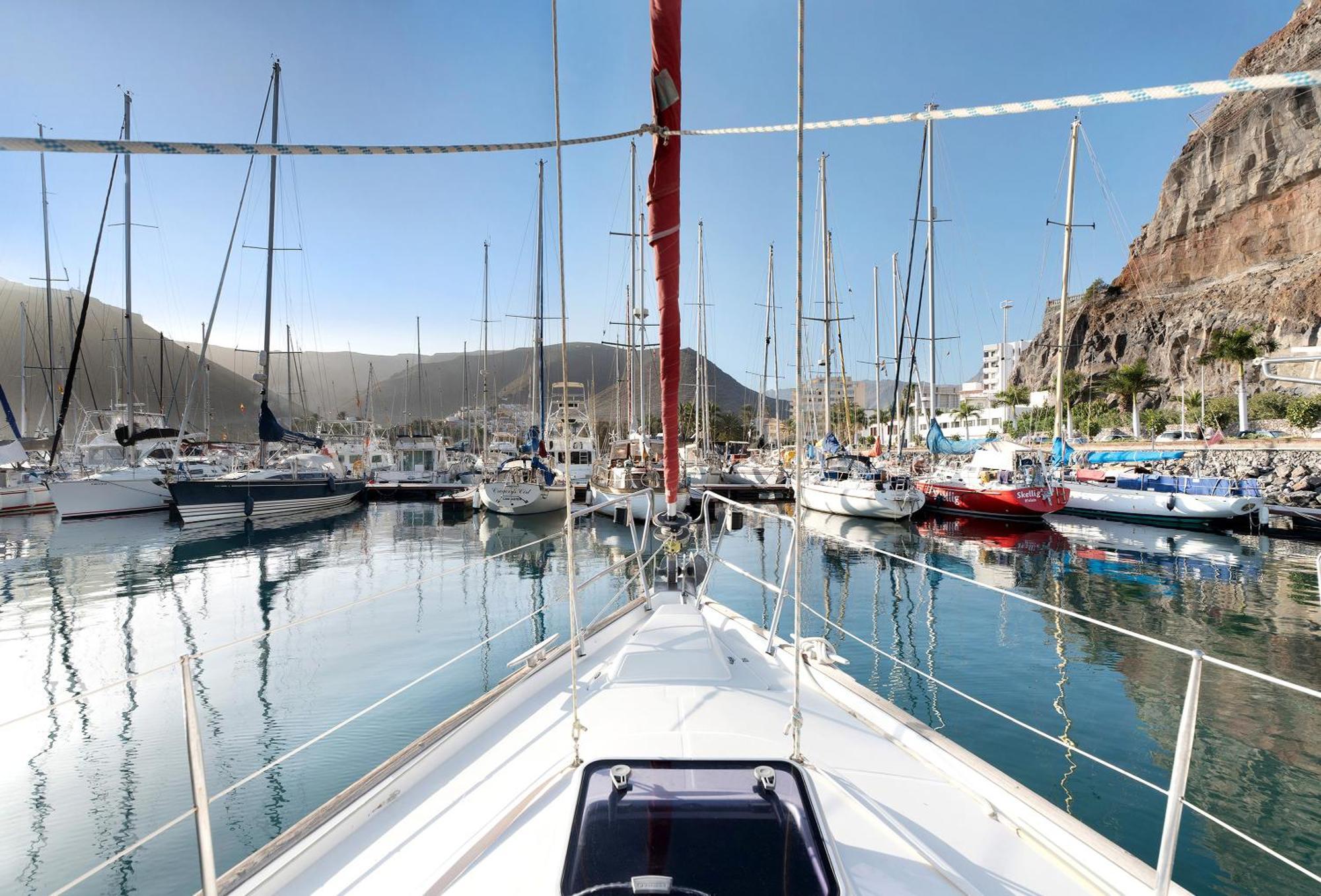 Pato Lucas Sail Boat Botel San Sebastián de la Gomera