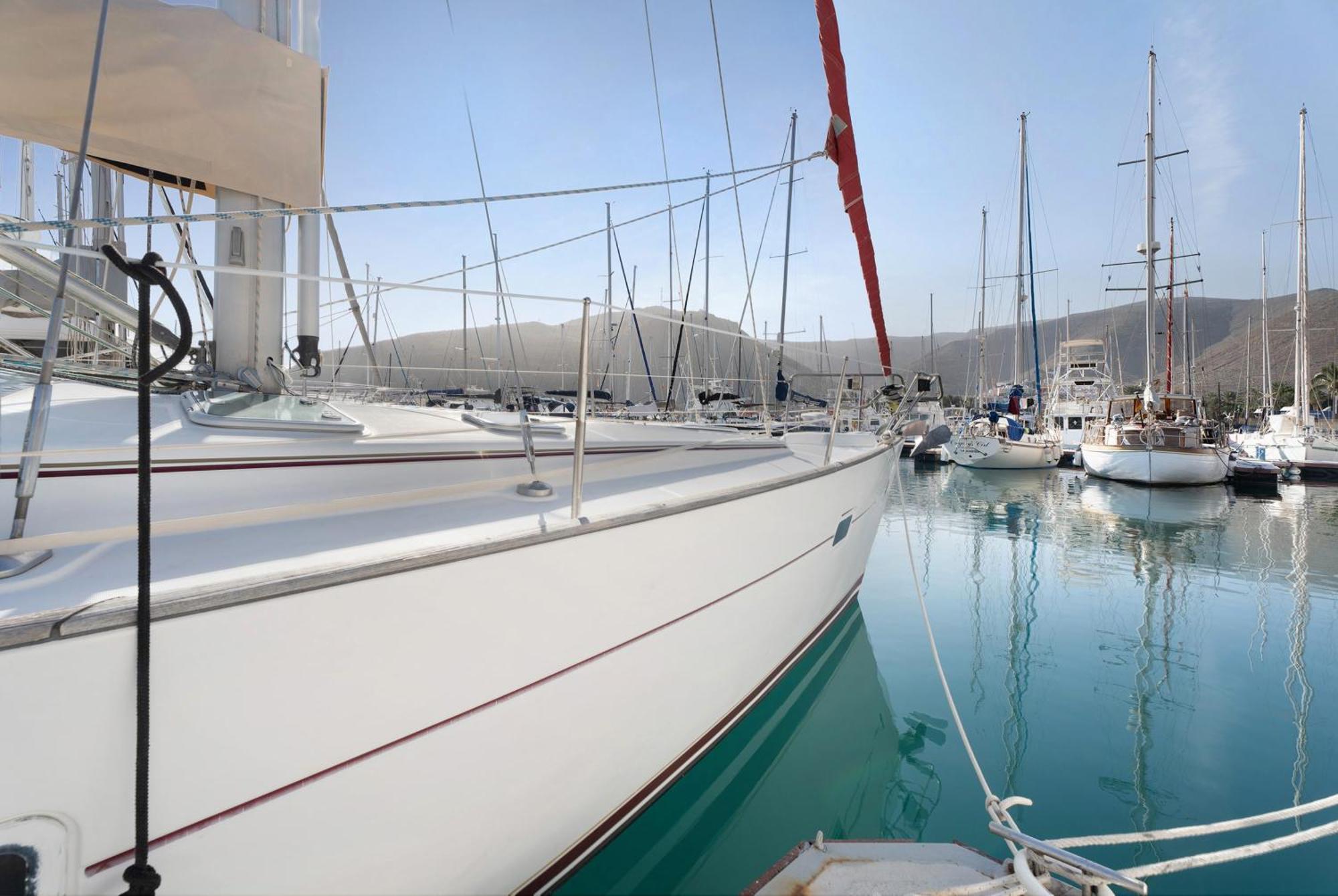 Pato Lucas Sail Boat Botel *