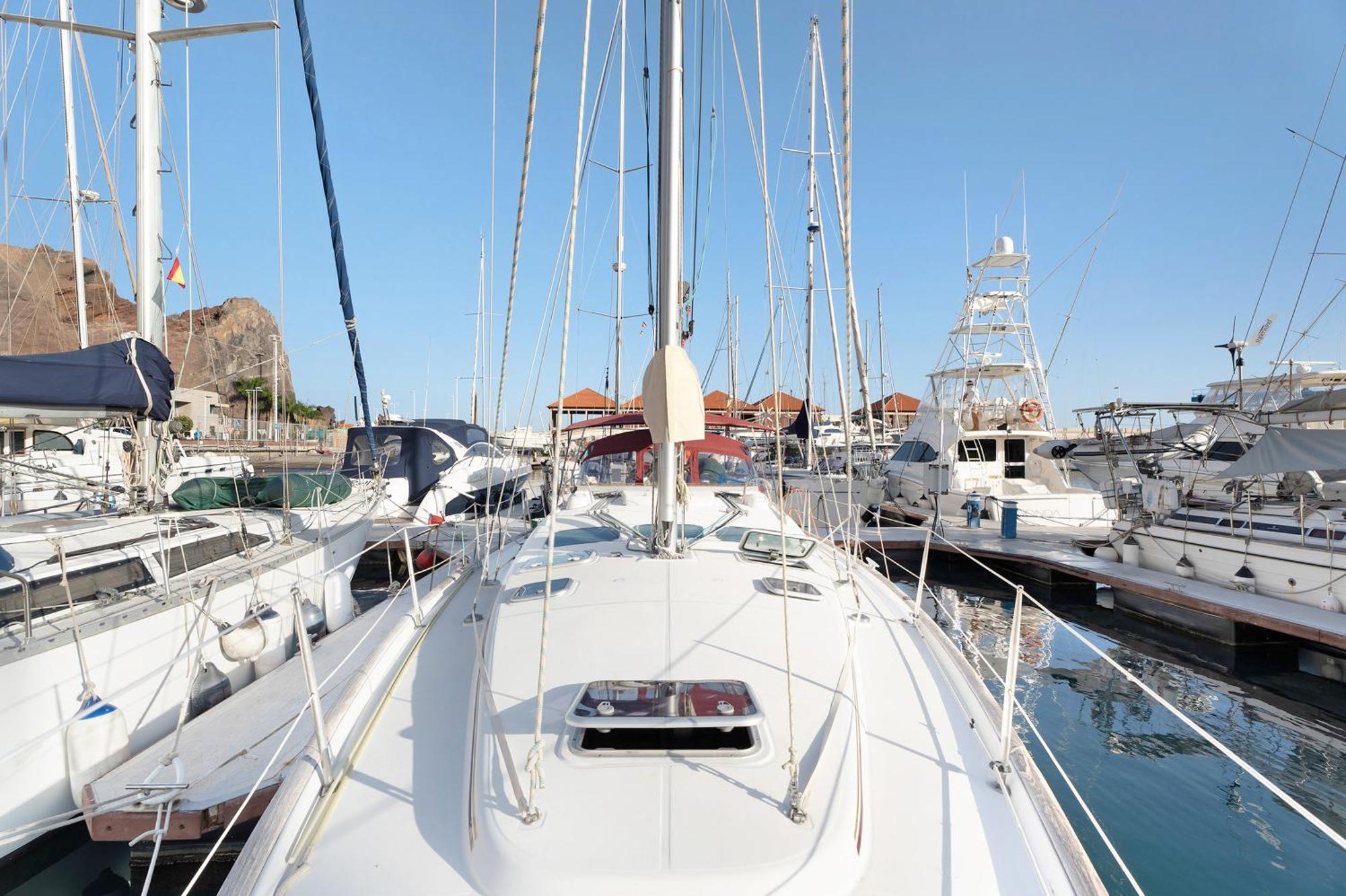 Botel Pato Lucas Sail Boat San Sebastián de la Gomera